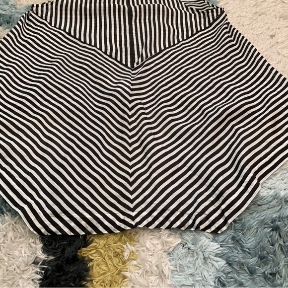Silk tunic tank top black and white stripe size 10 - Picture 7 of 7